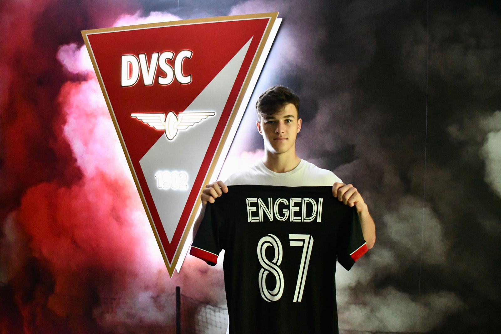 DVSC signed a contract with two young talents - DVSC Futball Zrt.