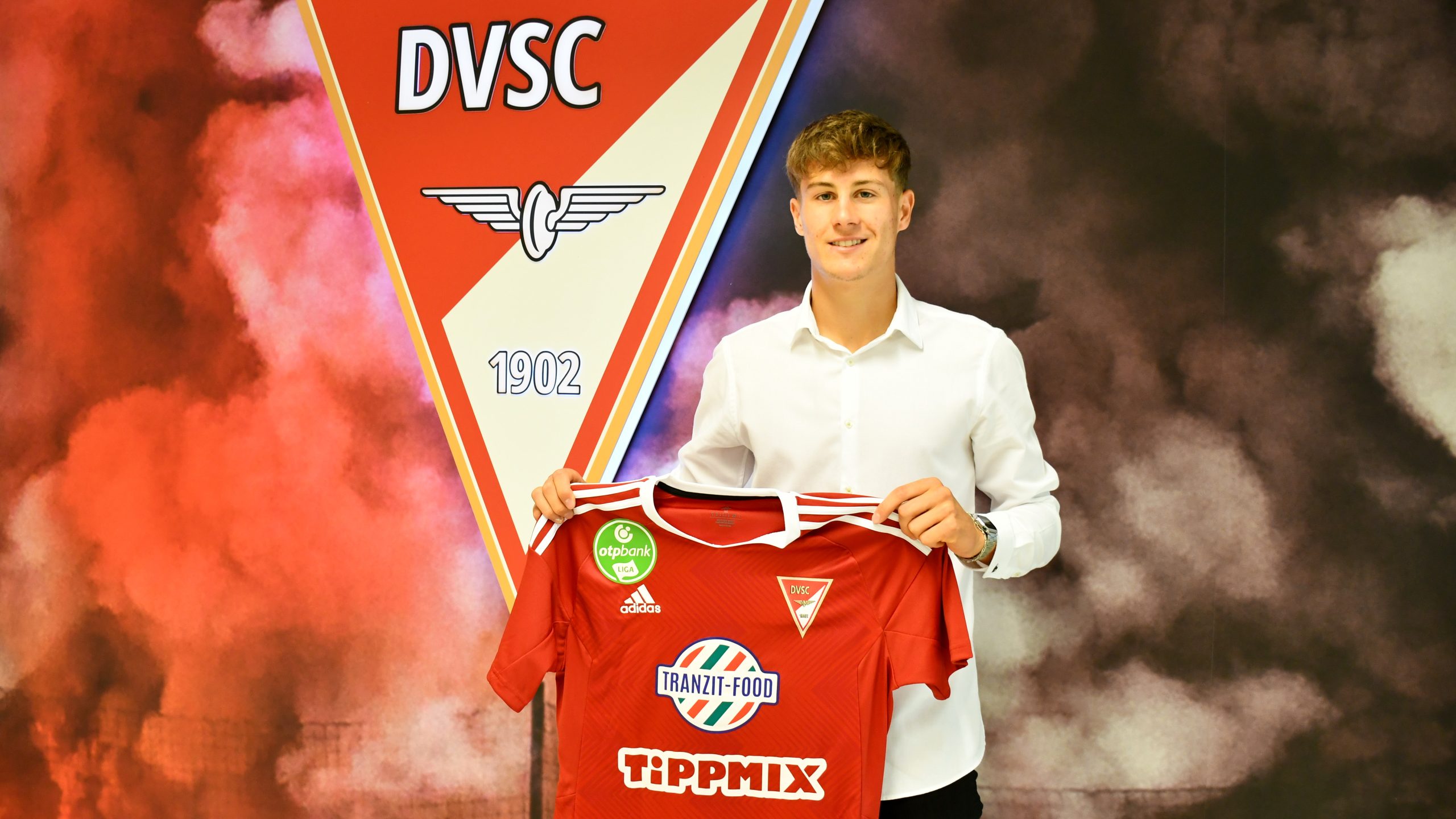 DVSC signed a contract with two young talents - DVSC Futball Zrt.